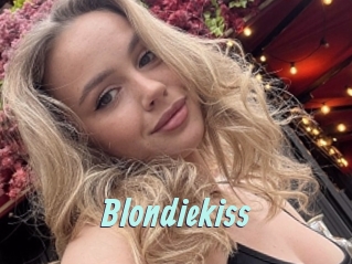 Blondiekiss